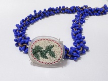 Turn over a new leaf neckpiece